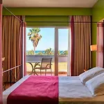 Hotel De 4*